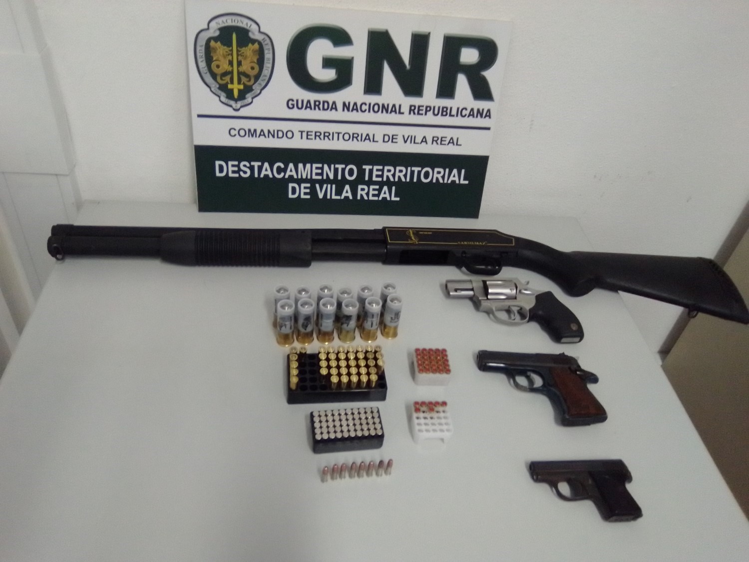 Gnr Apreende Quatro Armas E Muni Es Ap S Investiga O Por