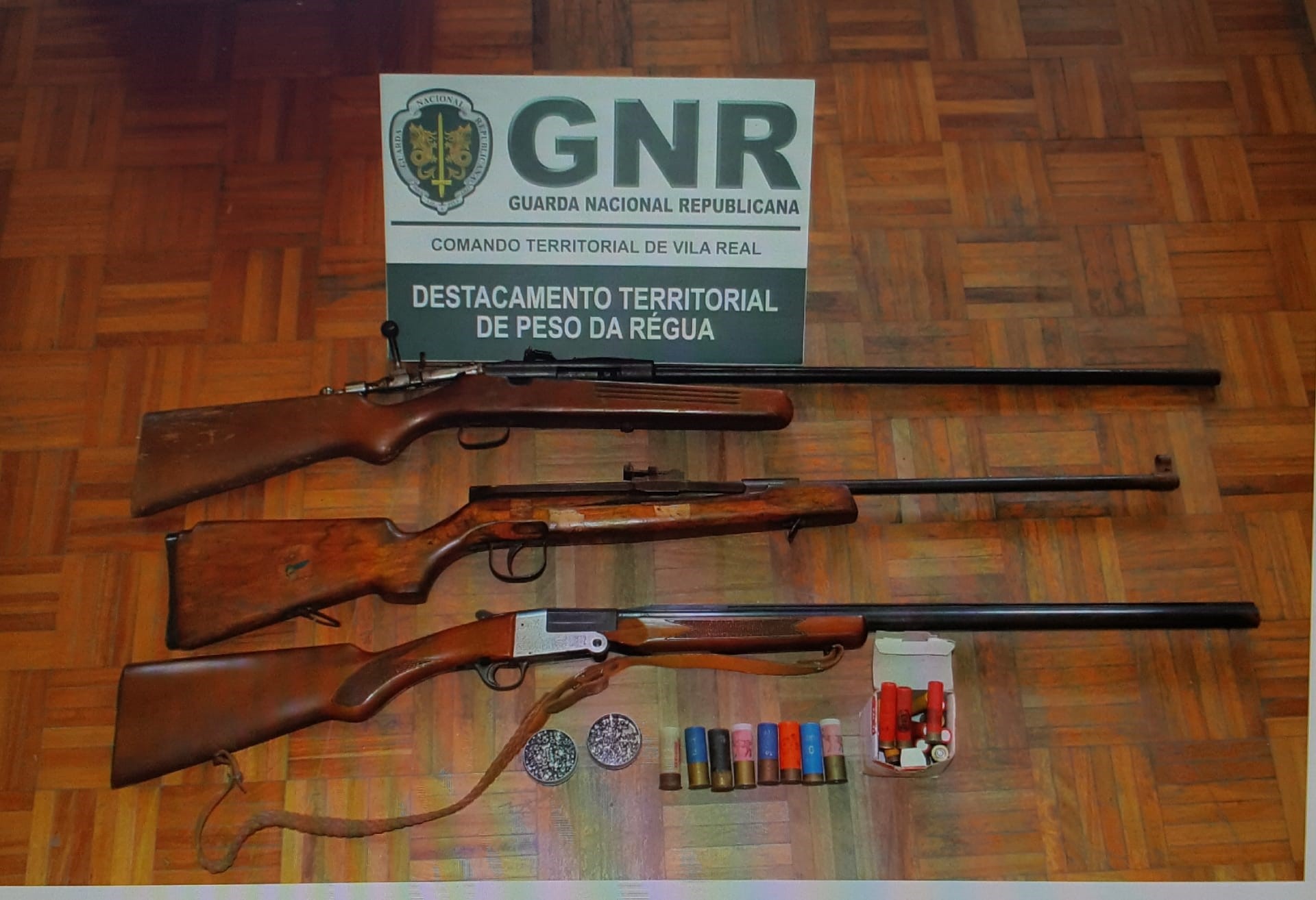 Gnr Deteve Indivíduo Por Posse De Armas Ilegais Universidade Fm